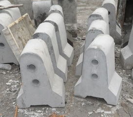 百墩實(shí)業(yè) 潮州防撞隔離墩與深圳水泥墩的專業(yè)廠家